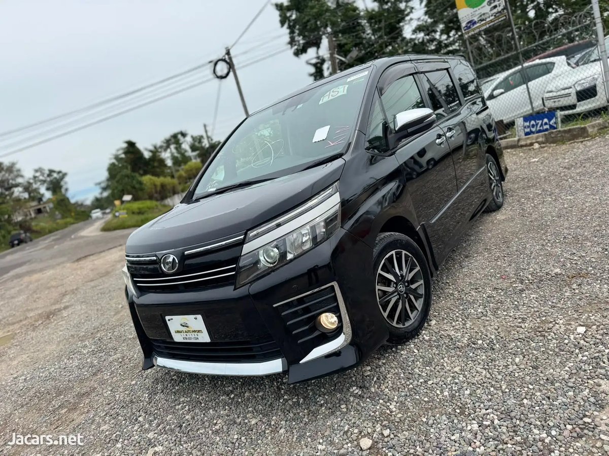 2016 TOYOTA Voxy