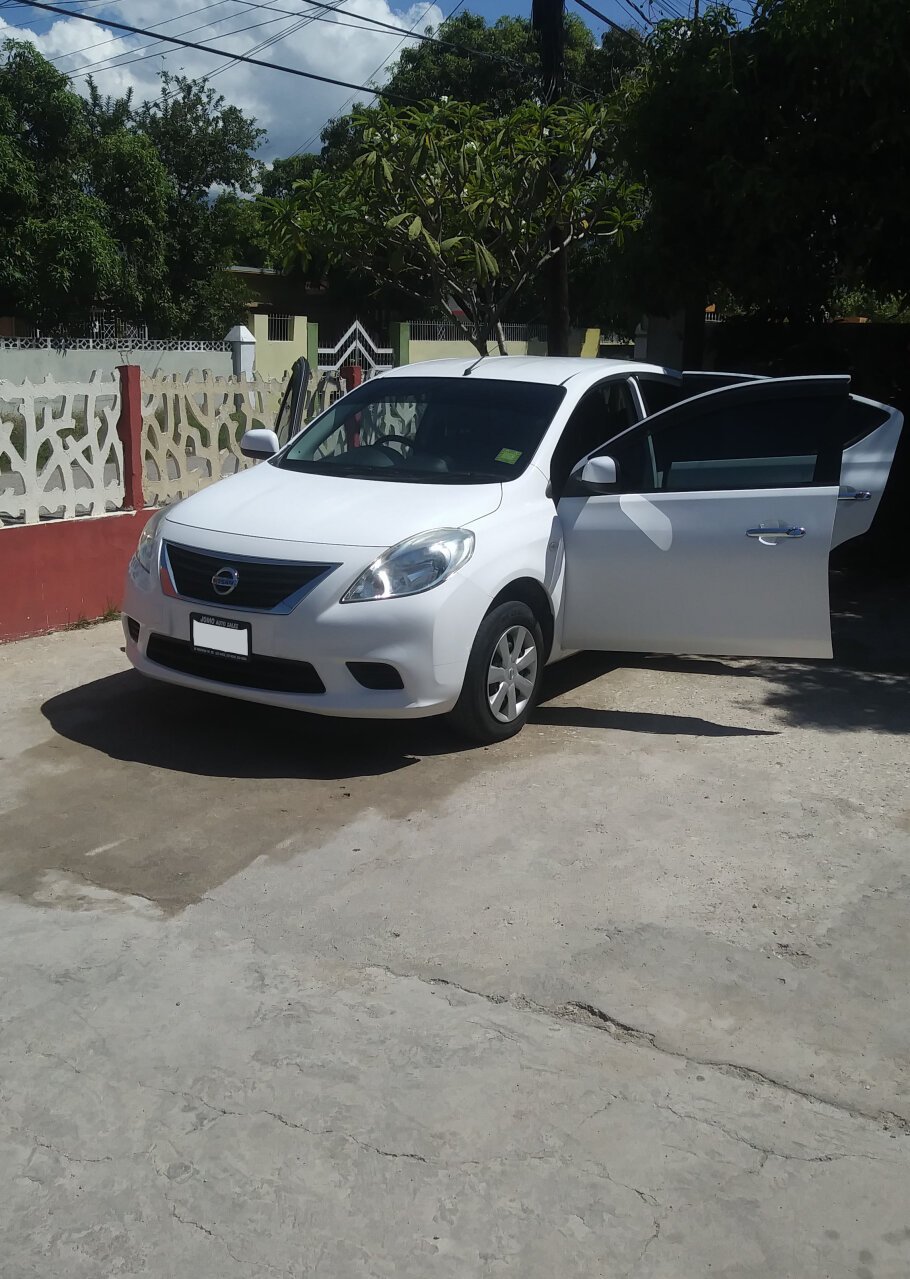 2014 NISSAN latio