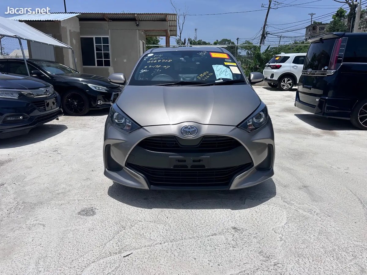 2022 TOYOTA Yaris