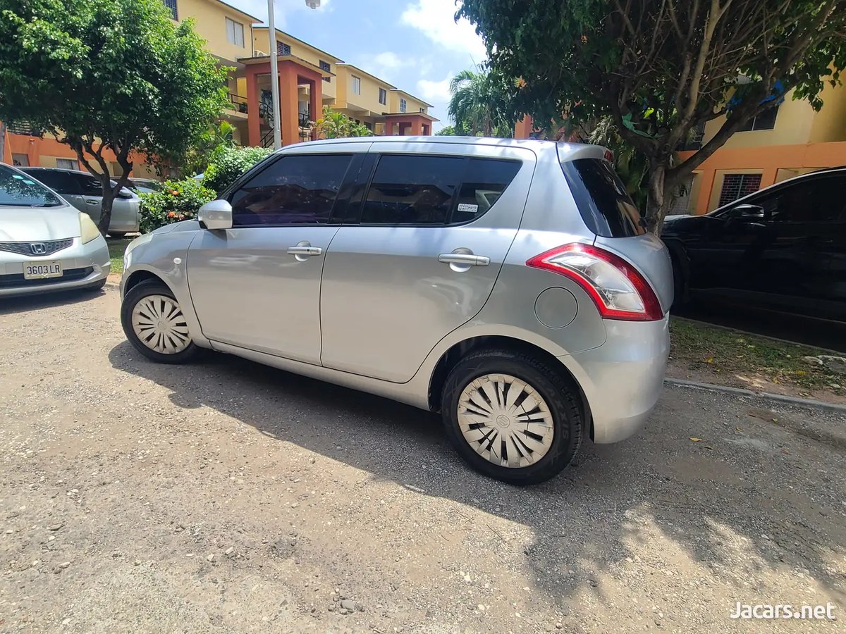 2015 SUZUKI Swift