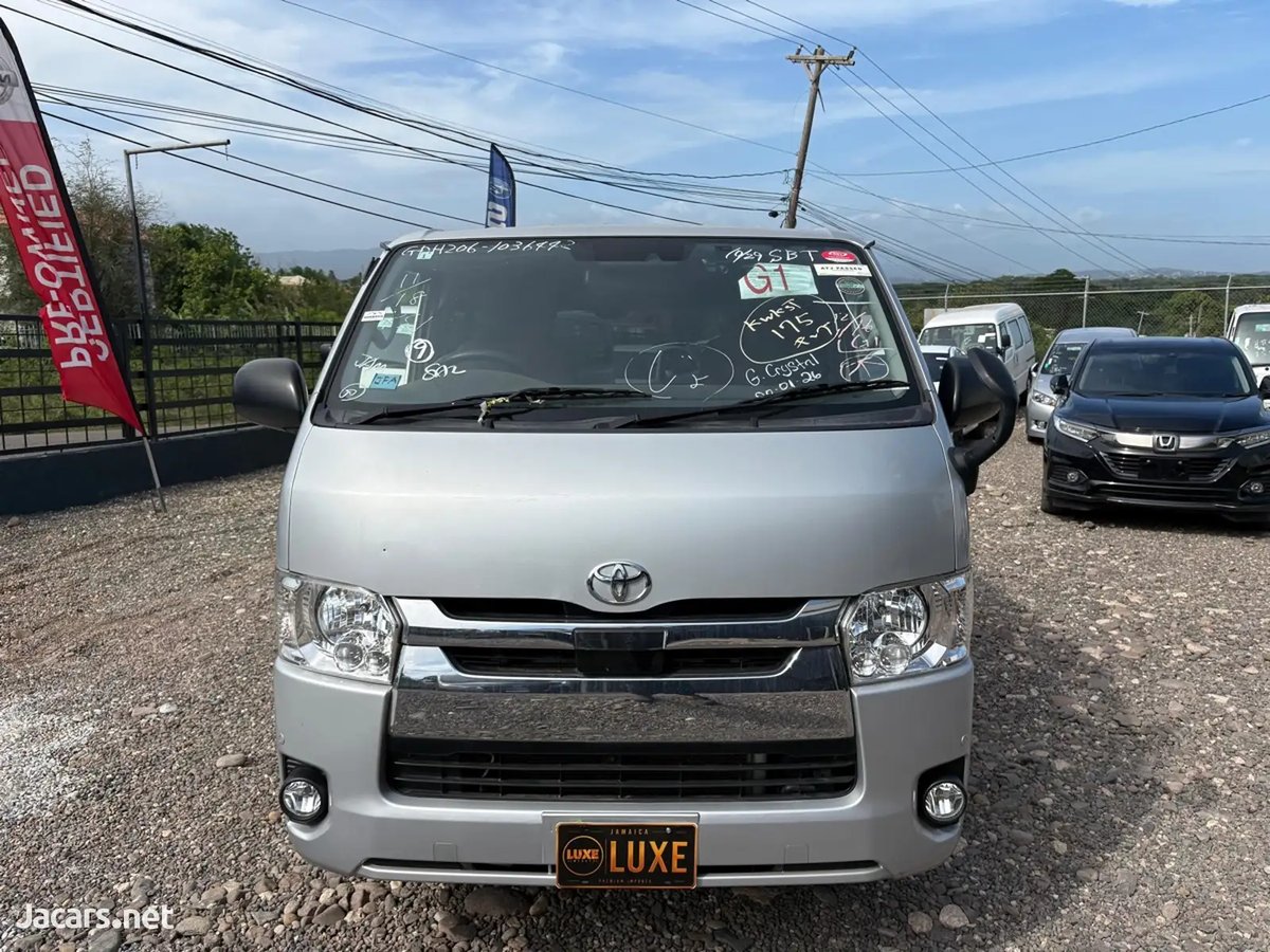 2020 TOYOTA Hiace