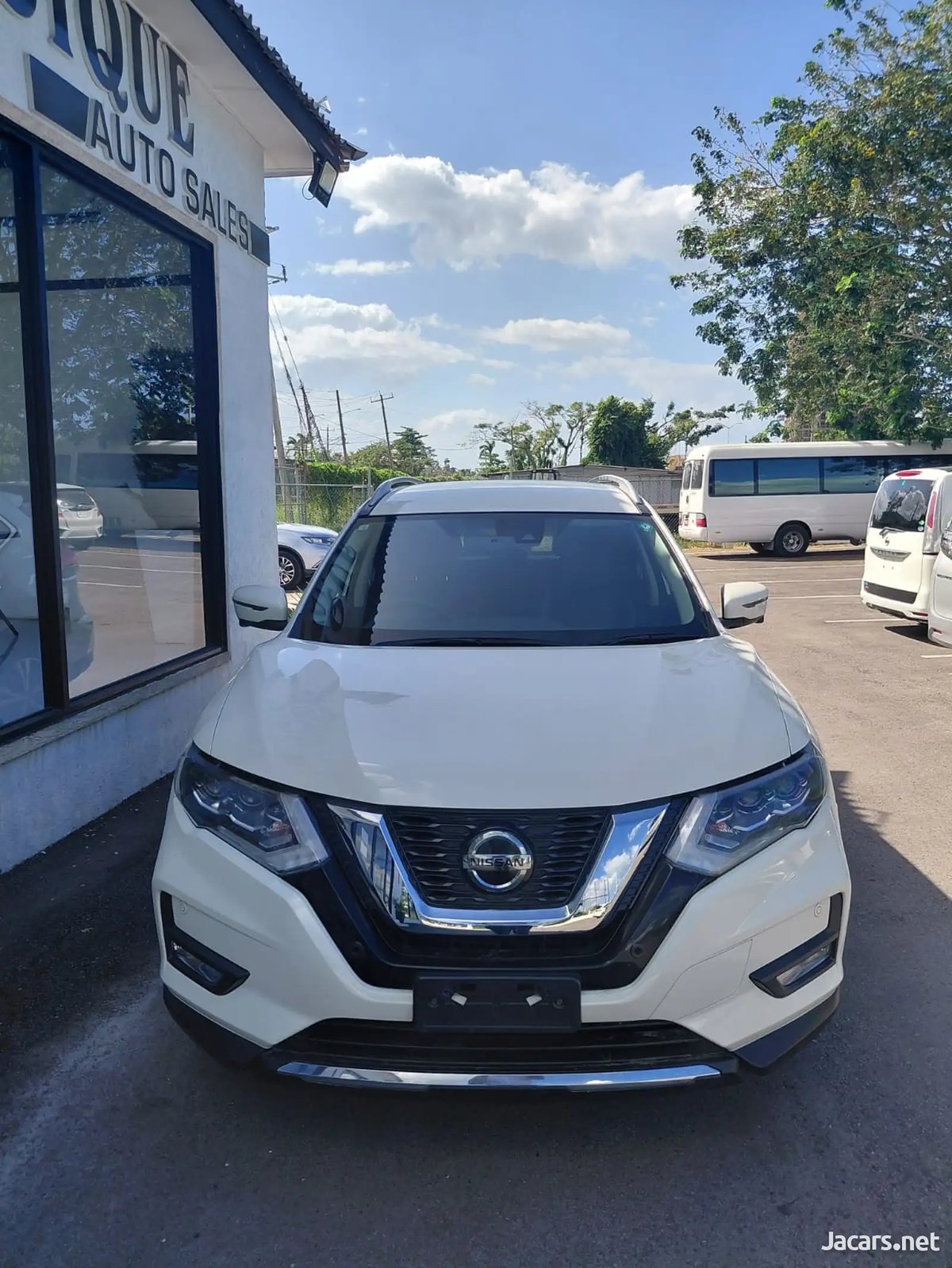 2020 NISSAN X-Trail
