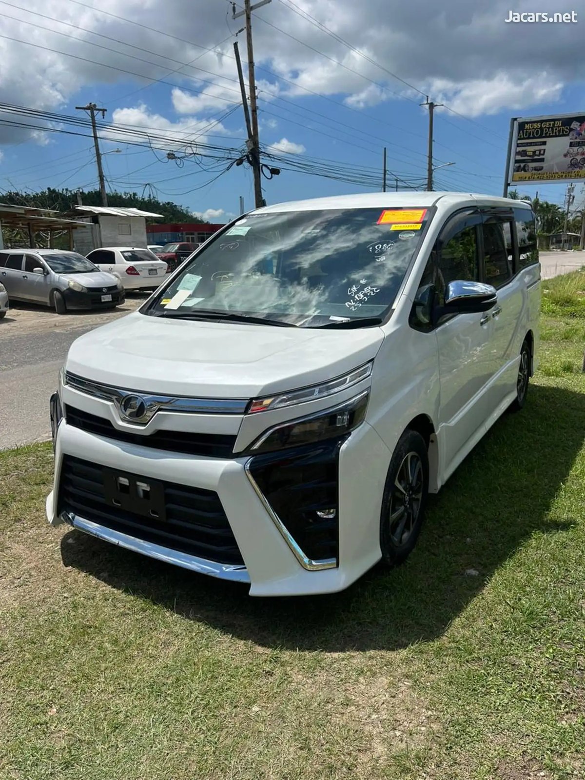 2018 TOYOTA Voxy