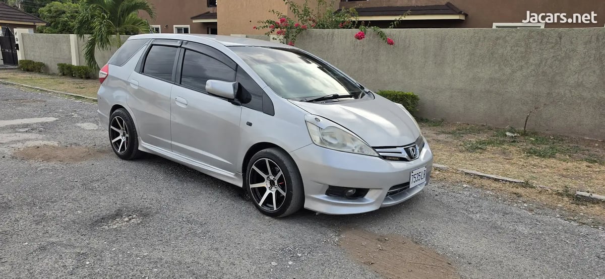 2012 HONDA Fit
