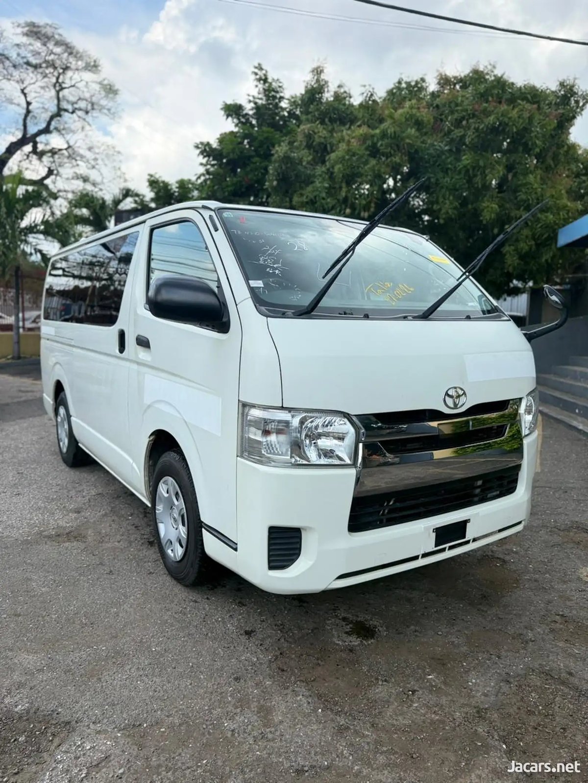 2019 TOYOTA Hiace