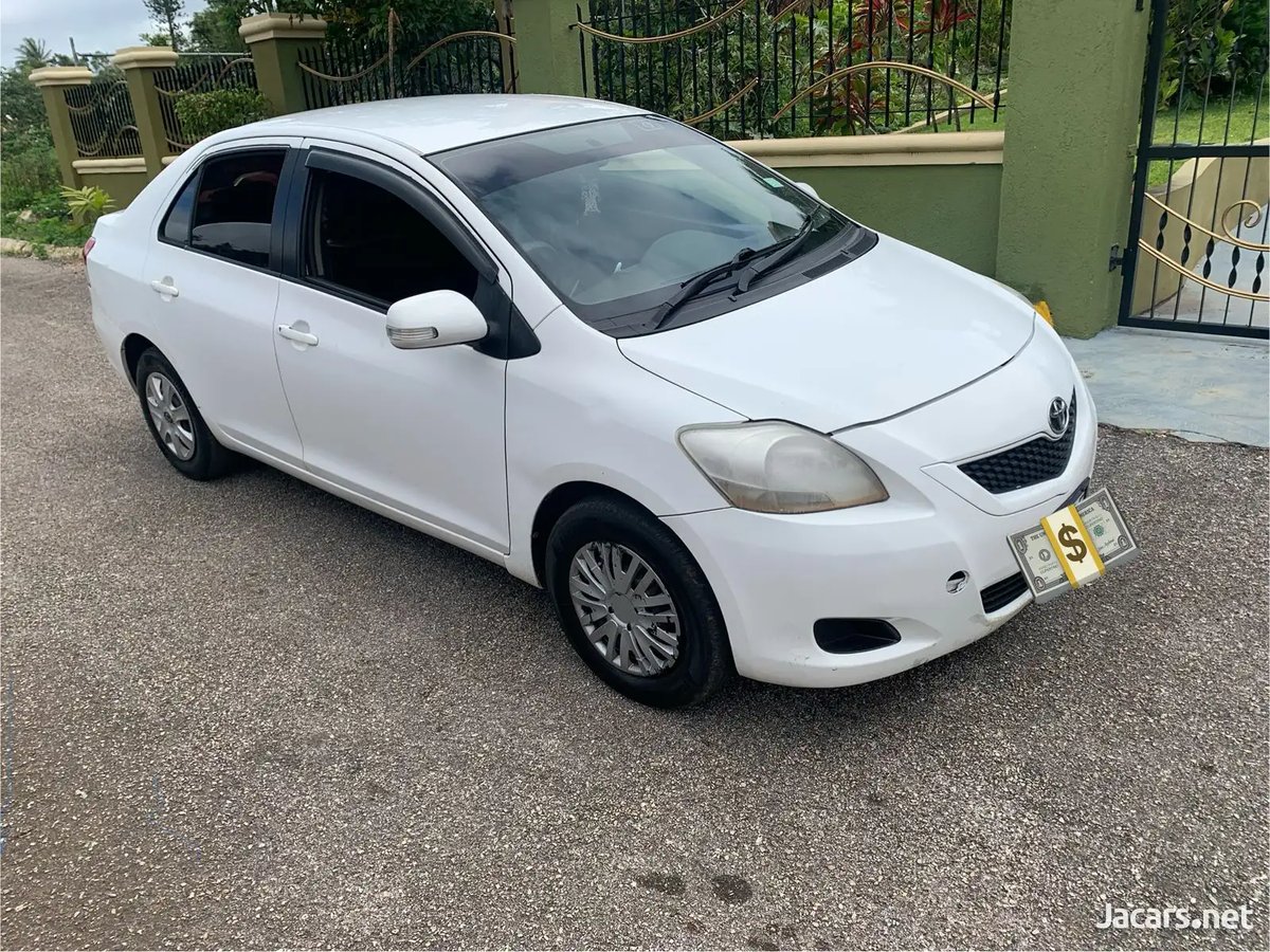 2010 TOYOTA Belta