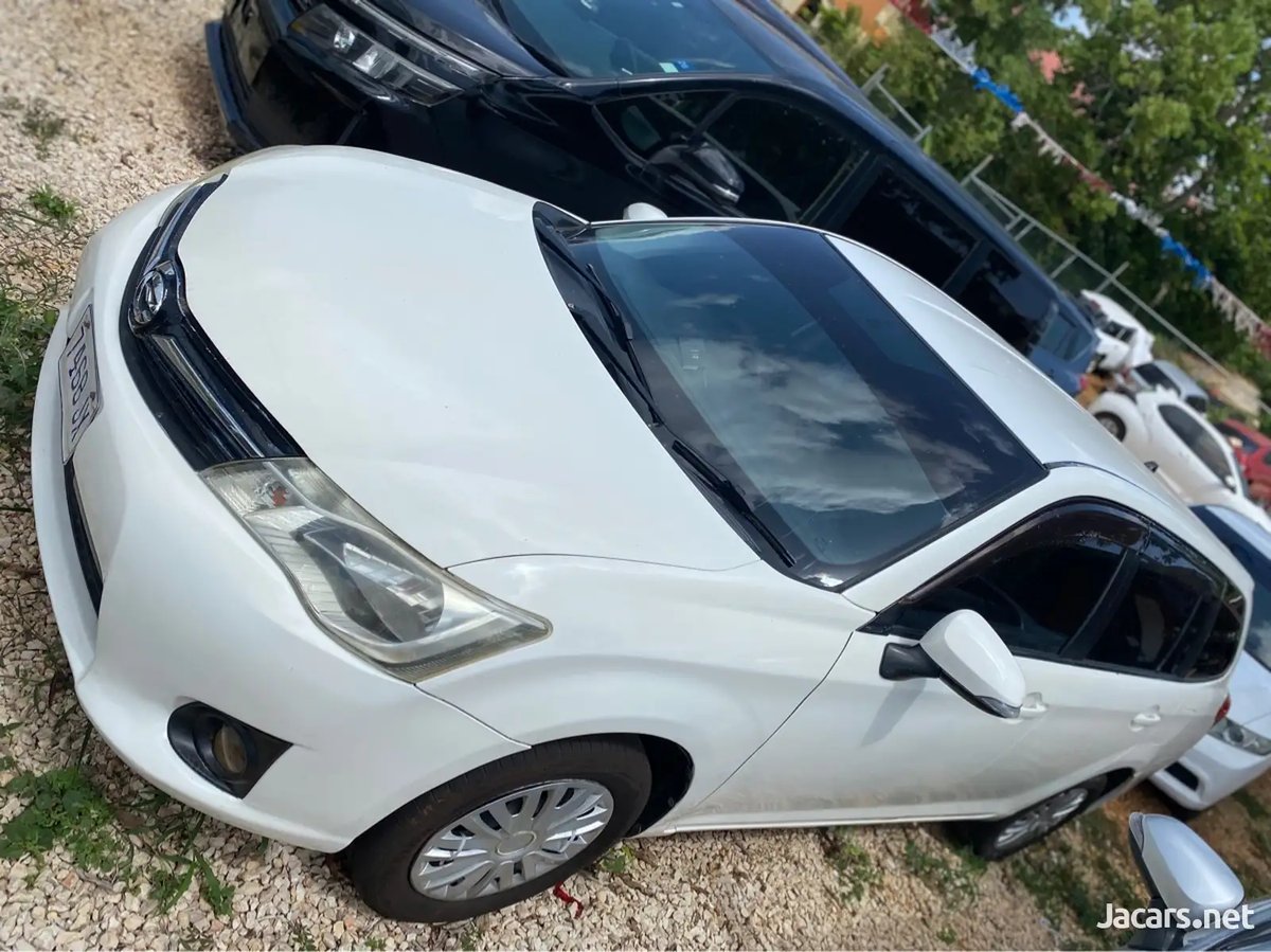 2014 TOYOTA Fielder