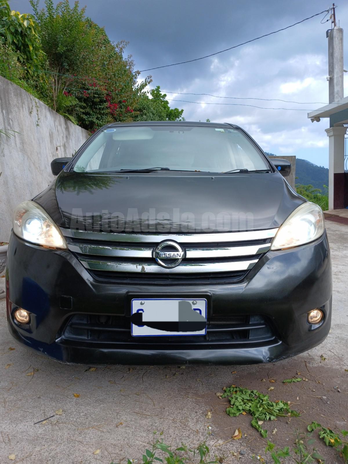 2012 NISSAN LAFESTA