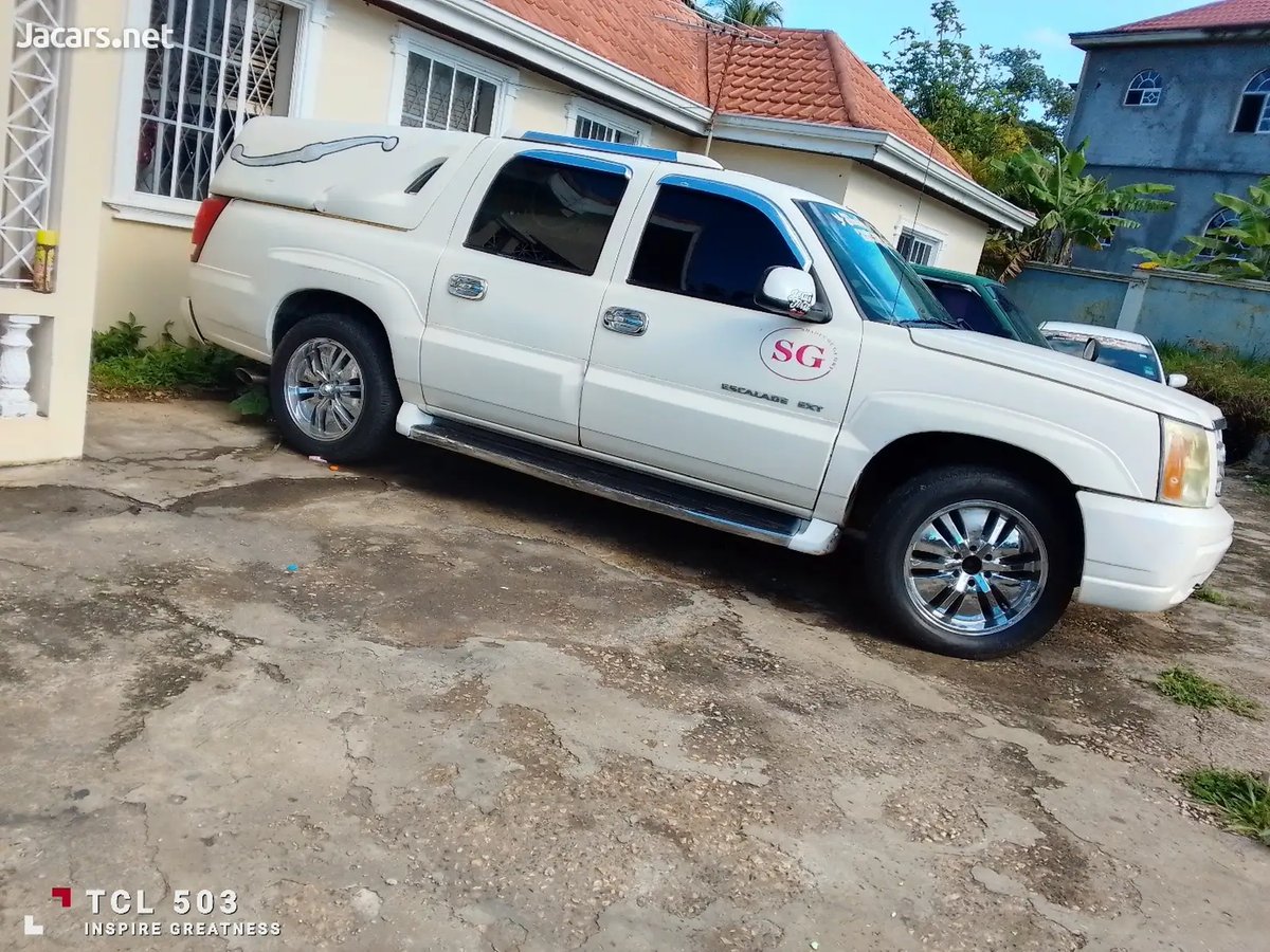 2004 CADILLAC Escalade