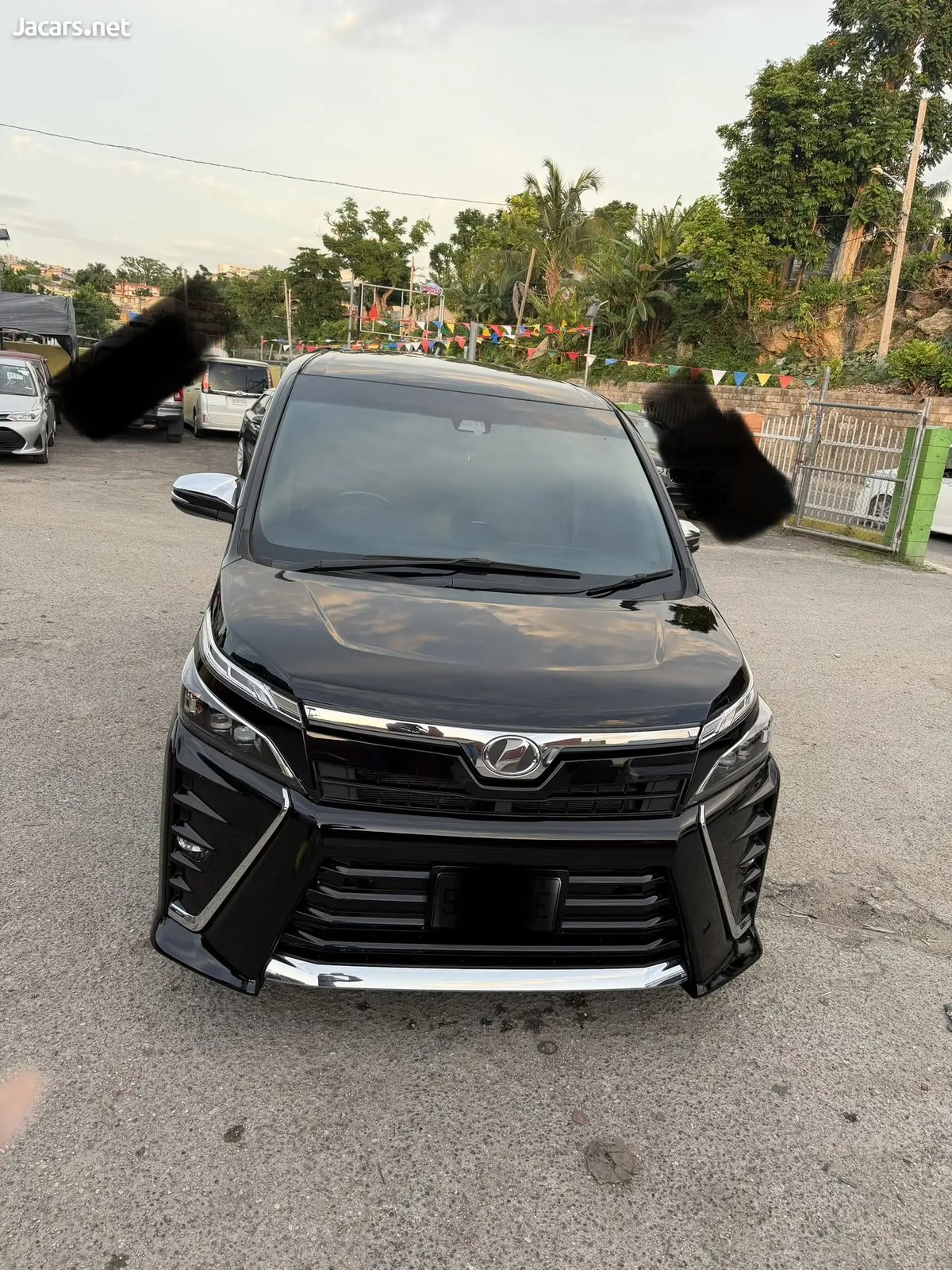 2018 TOYOTA Voxy