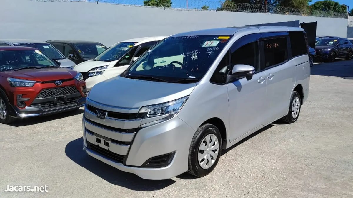 2021 TOYOTA Noah