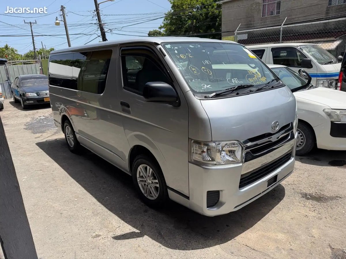 2016 TOYOTA Hiace