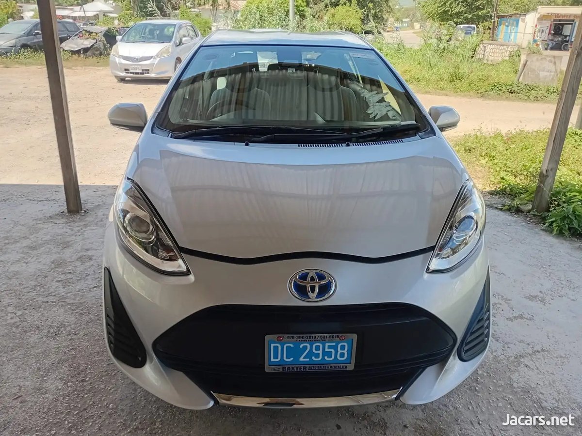 2020 TOYOTA Aqua