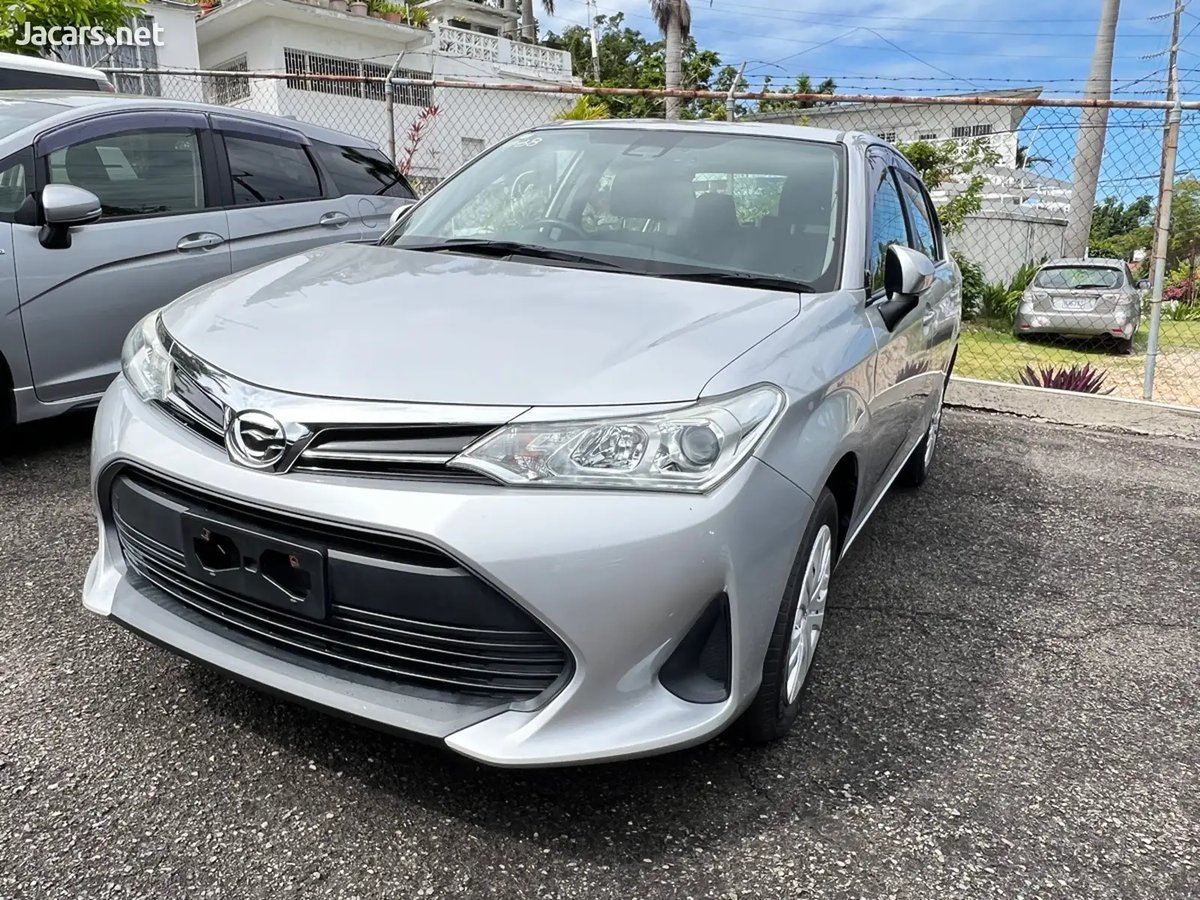 2020 TOYOTA Axio
