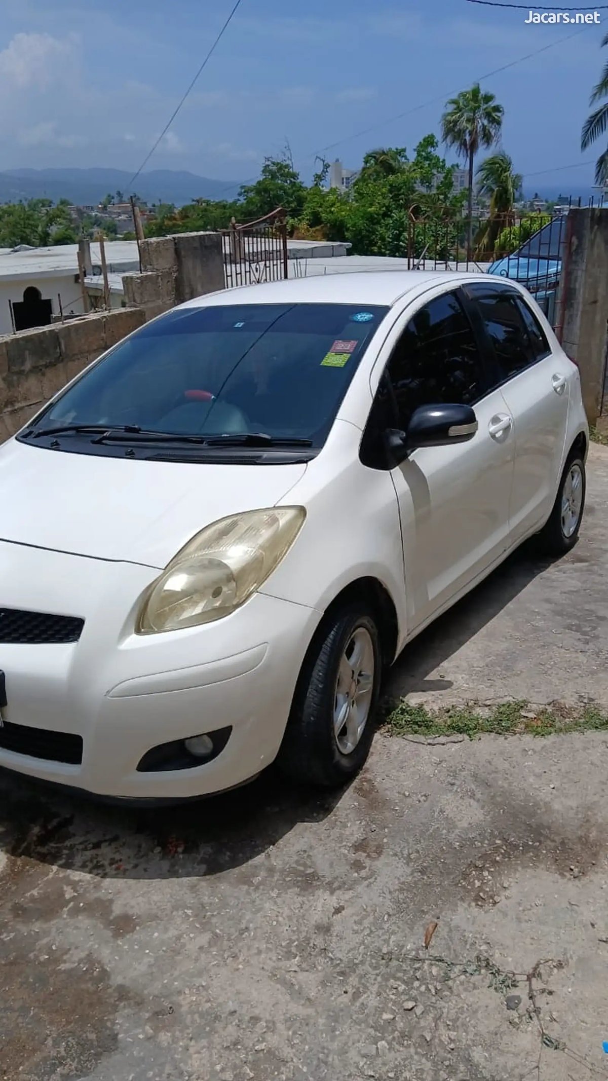 2010 TOYOTA Vitz