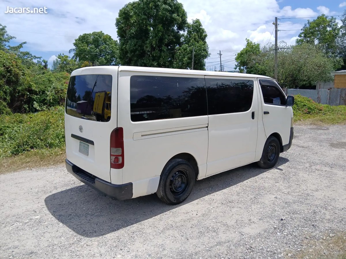 2005 TOYOTA HIACE