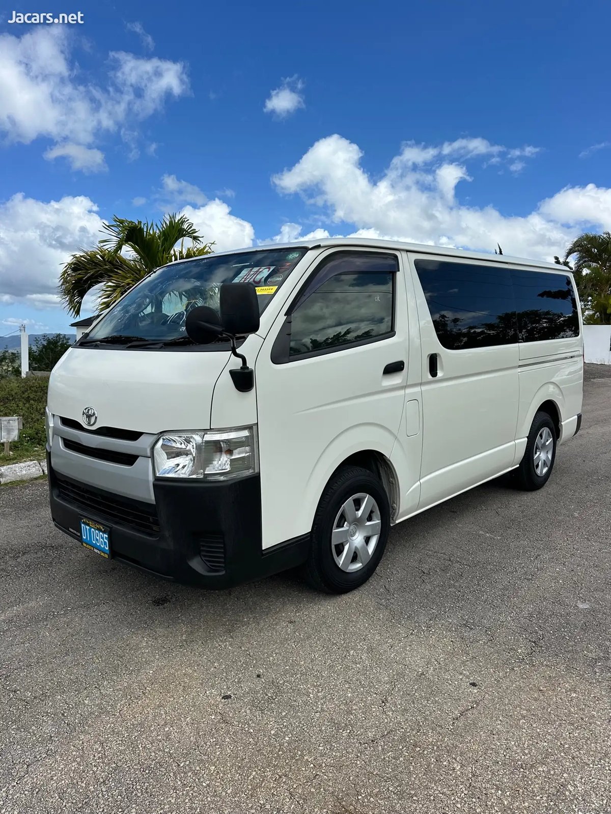 2015 TOYOTA HIACE