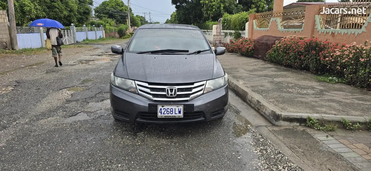 2013 HONDA City