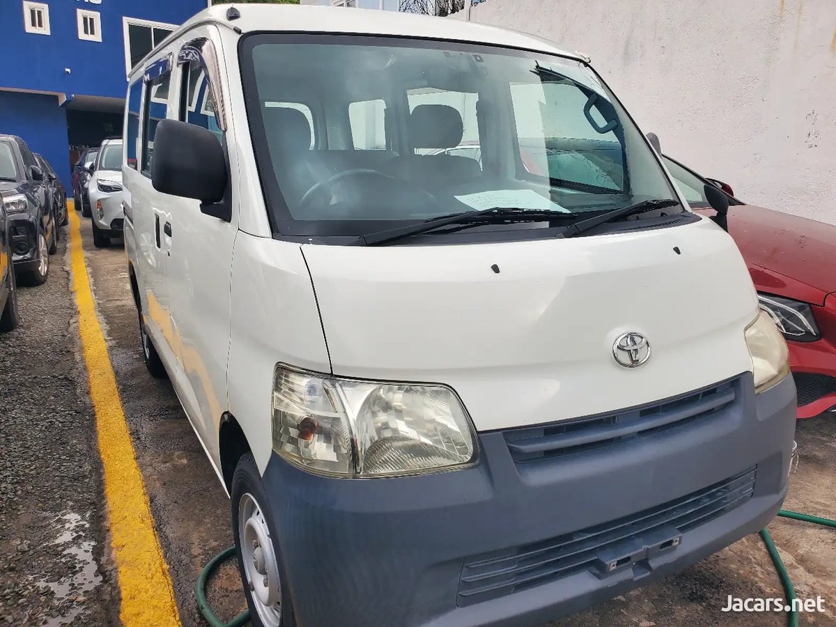 2018 TOYOTA Town