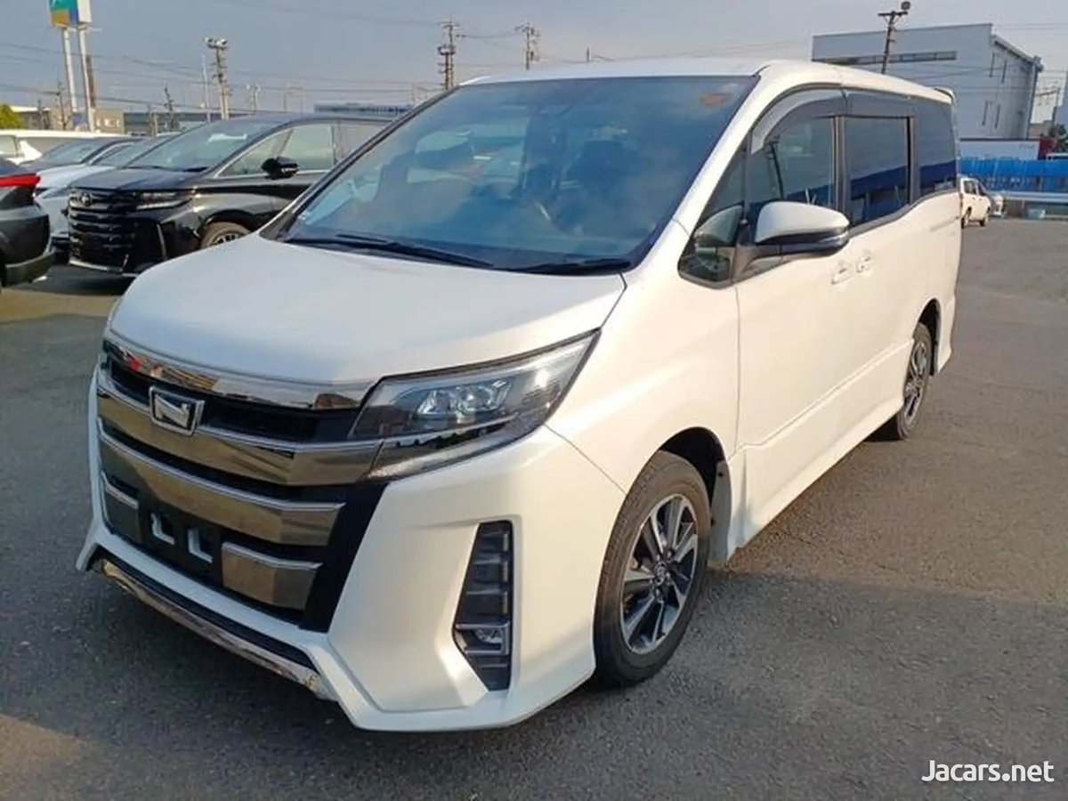 2018 TOYOTA Noah