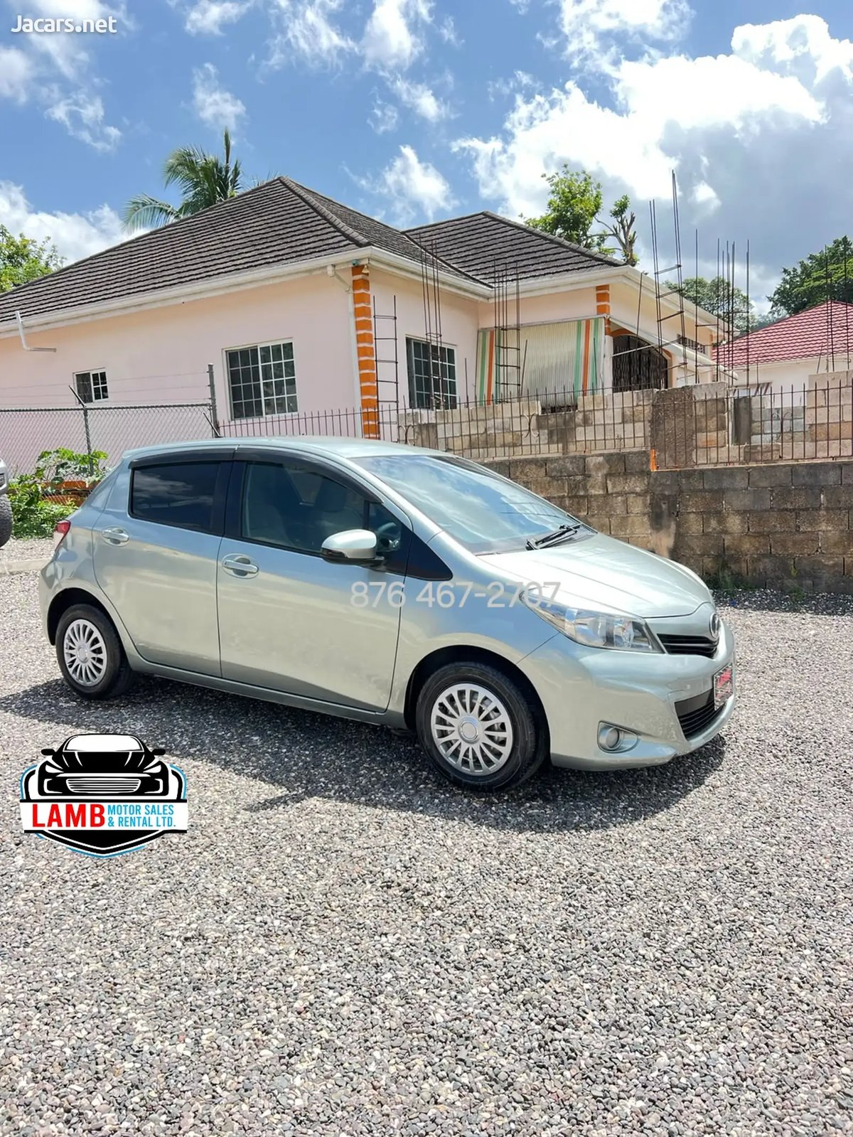 2011 TOYOTA Vitz