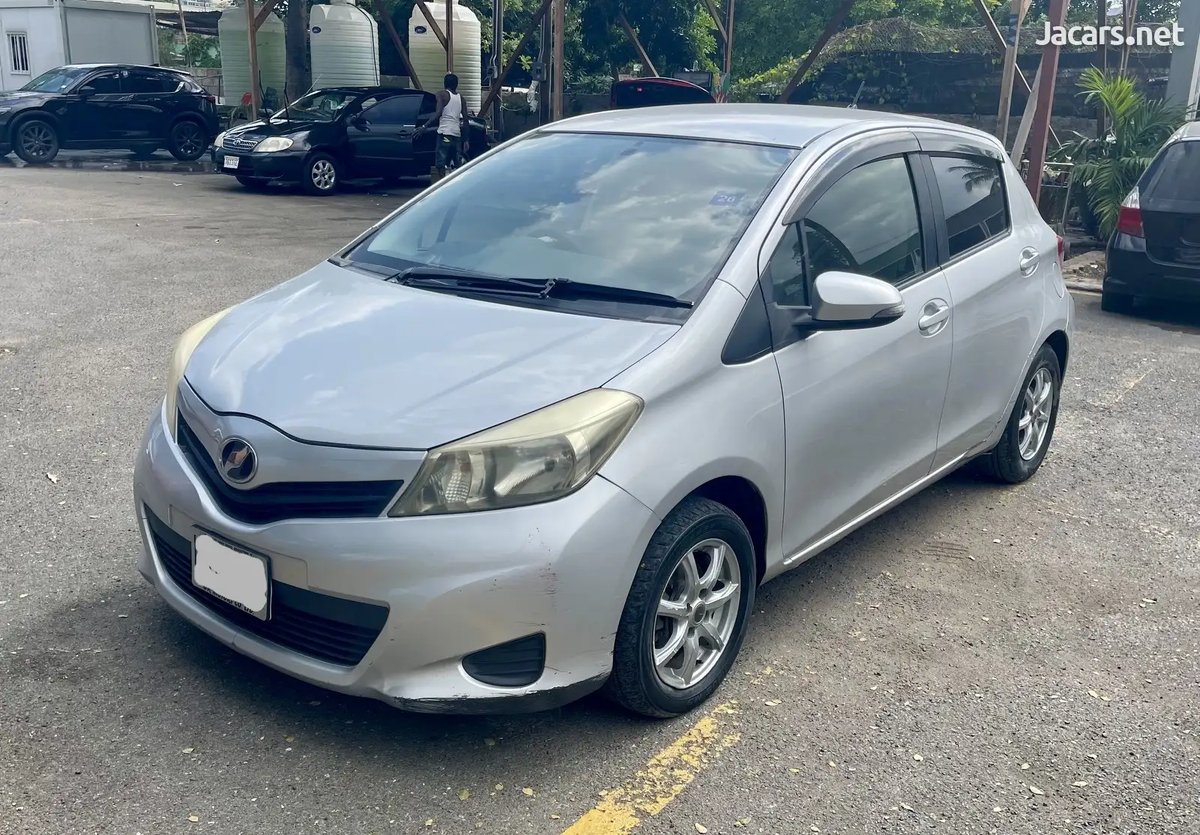2012 TOYOTA Vitz