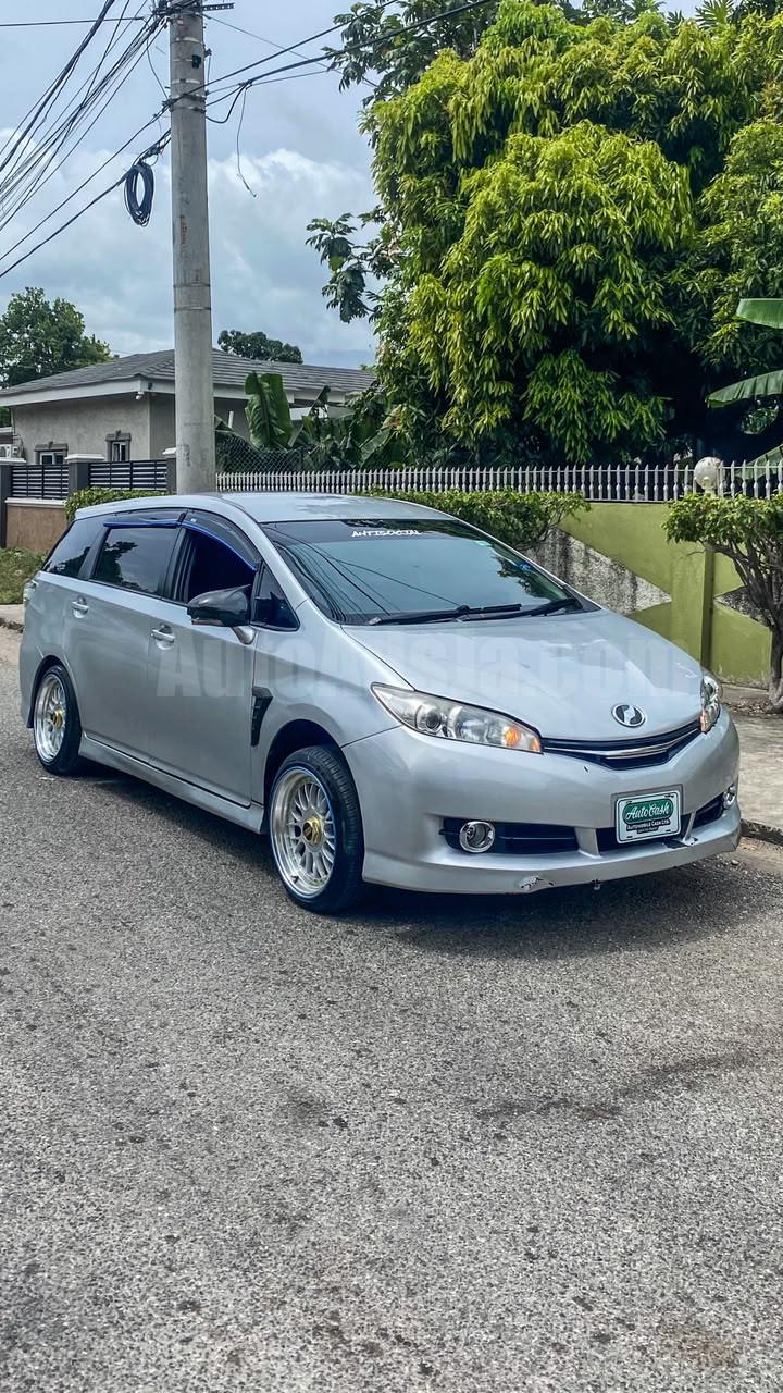2014 TOYOTA WISH