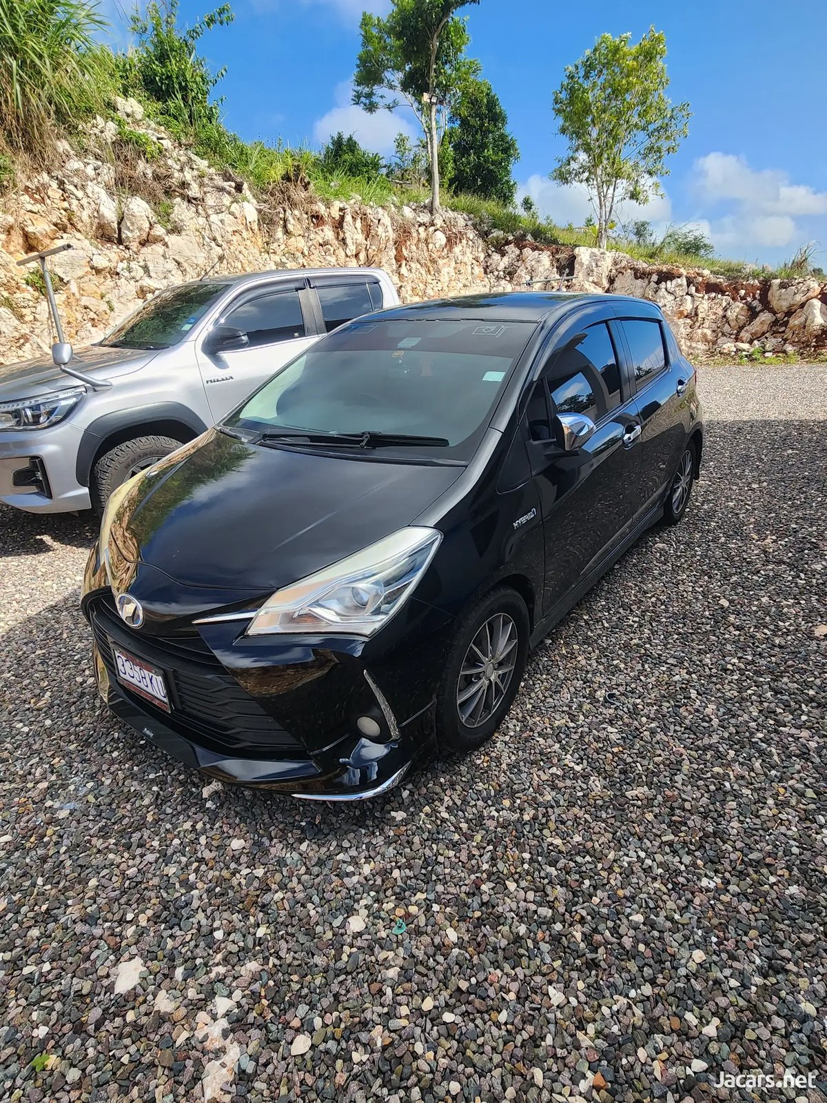 2017 TOYOTA Vitz