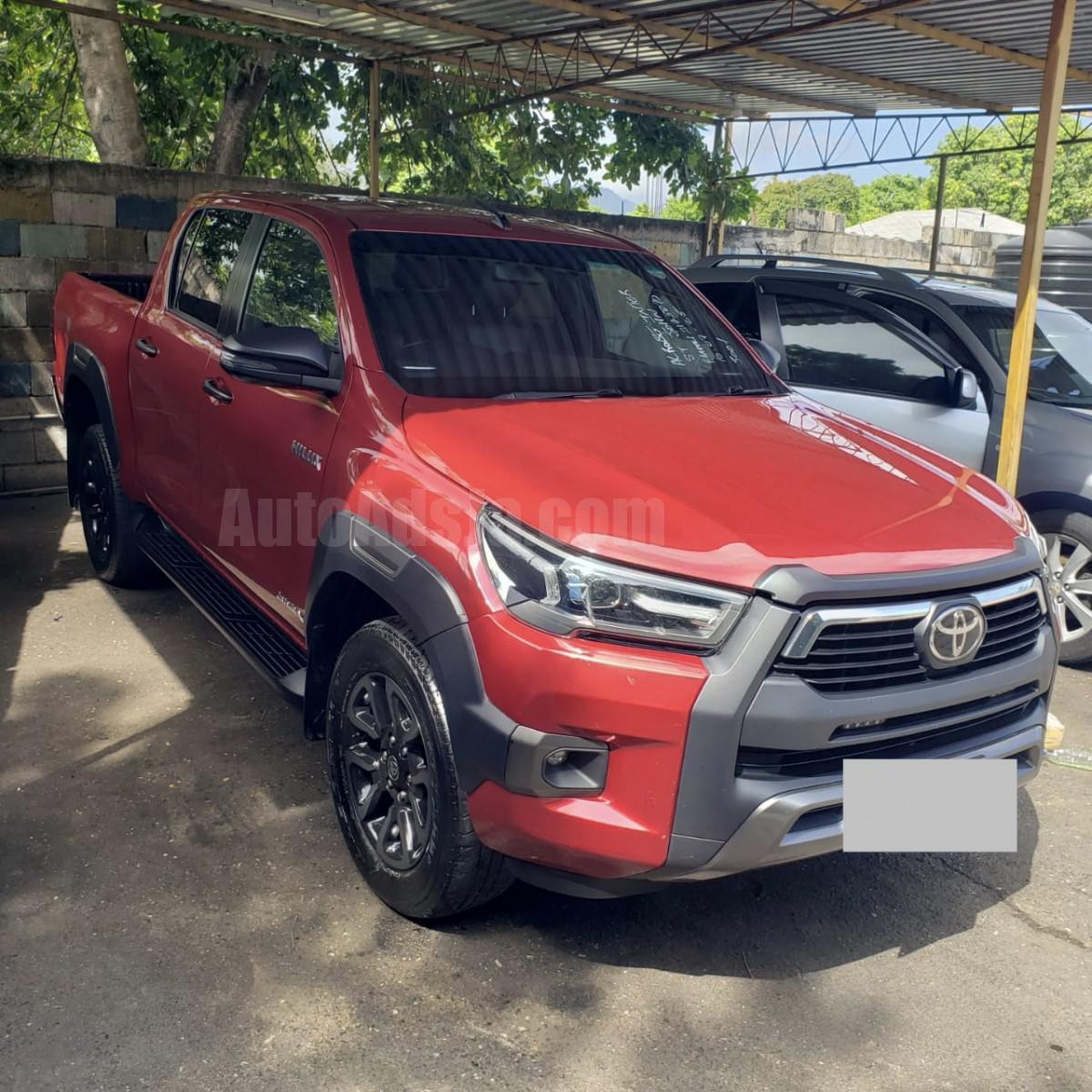 2023 TOYOTA HILUX