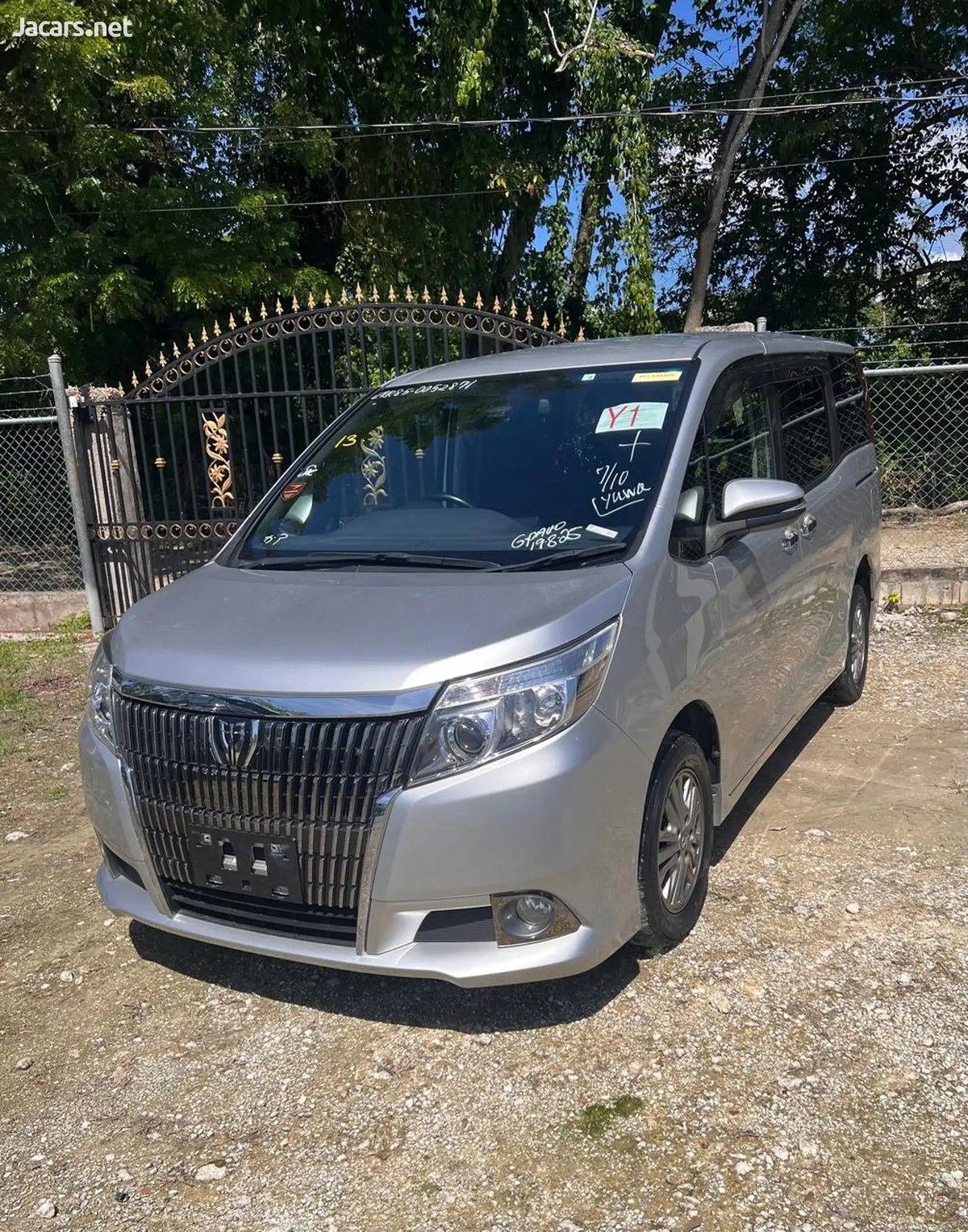 2016 TOYOTA Esquire