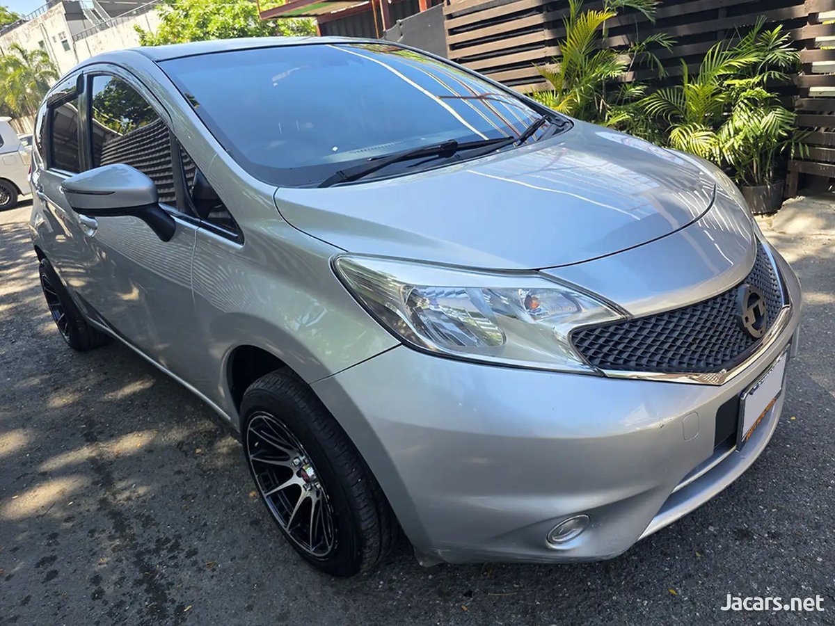 2015 NISSAN Note