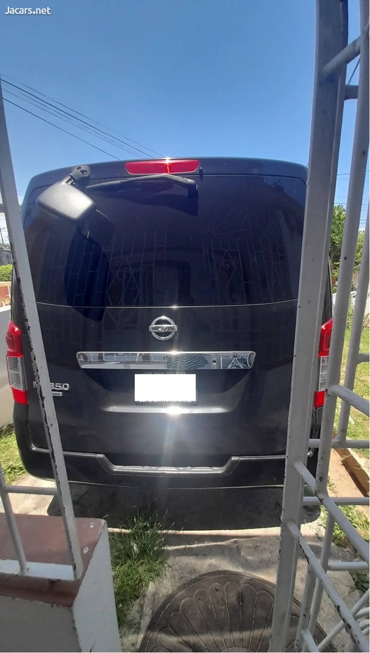 2017 NISSAN Caravan