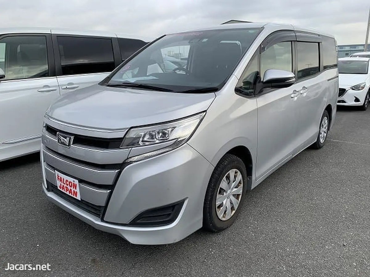 2020 TOYOTA Noah
