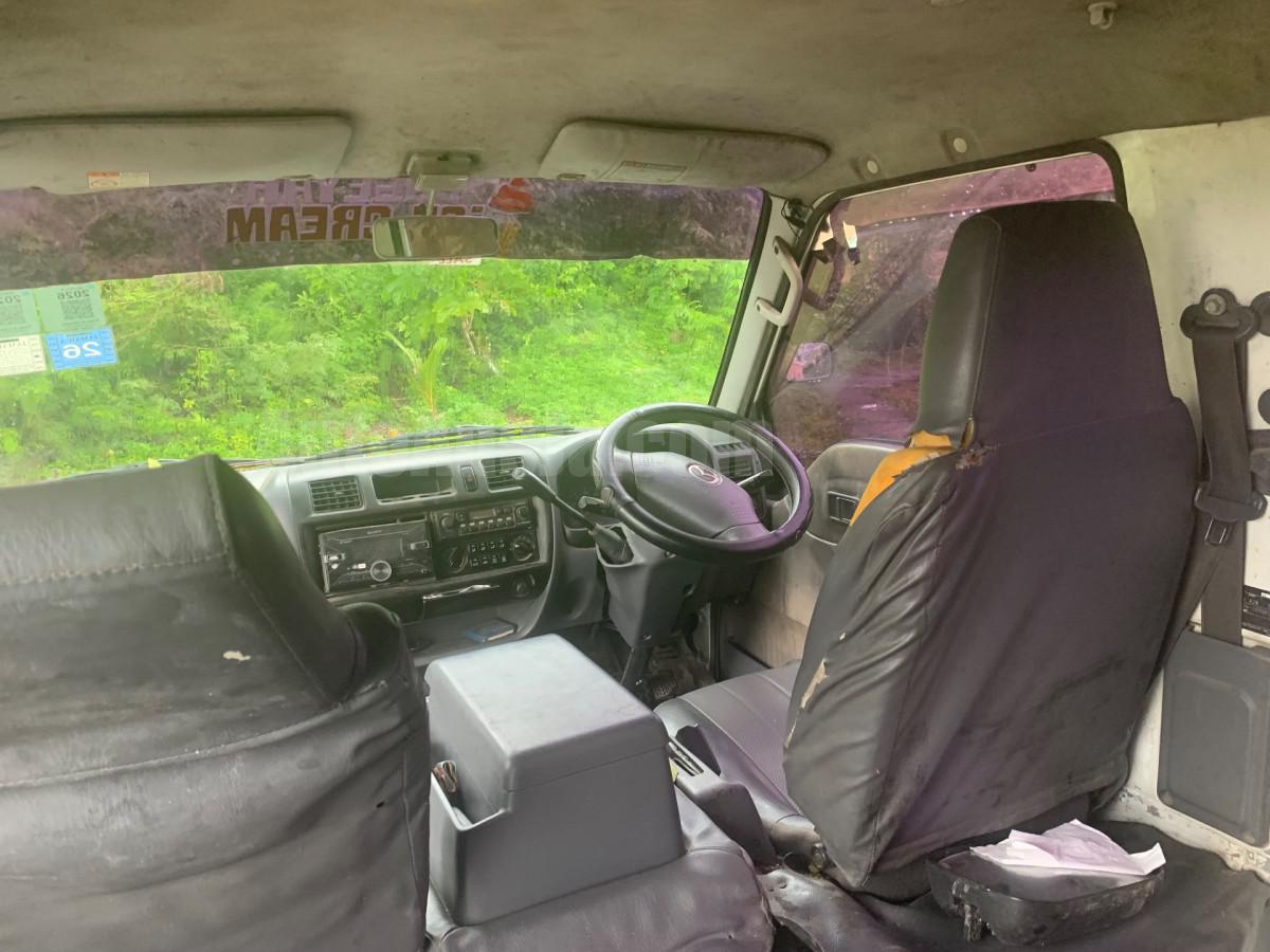 2011 MAZDA BONGO