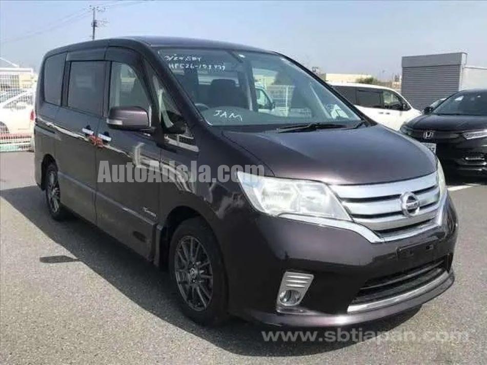 2014 NISSAN SERENA