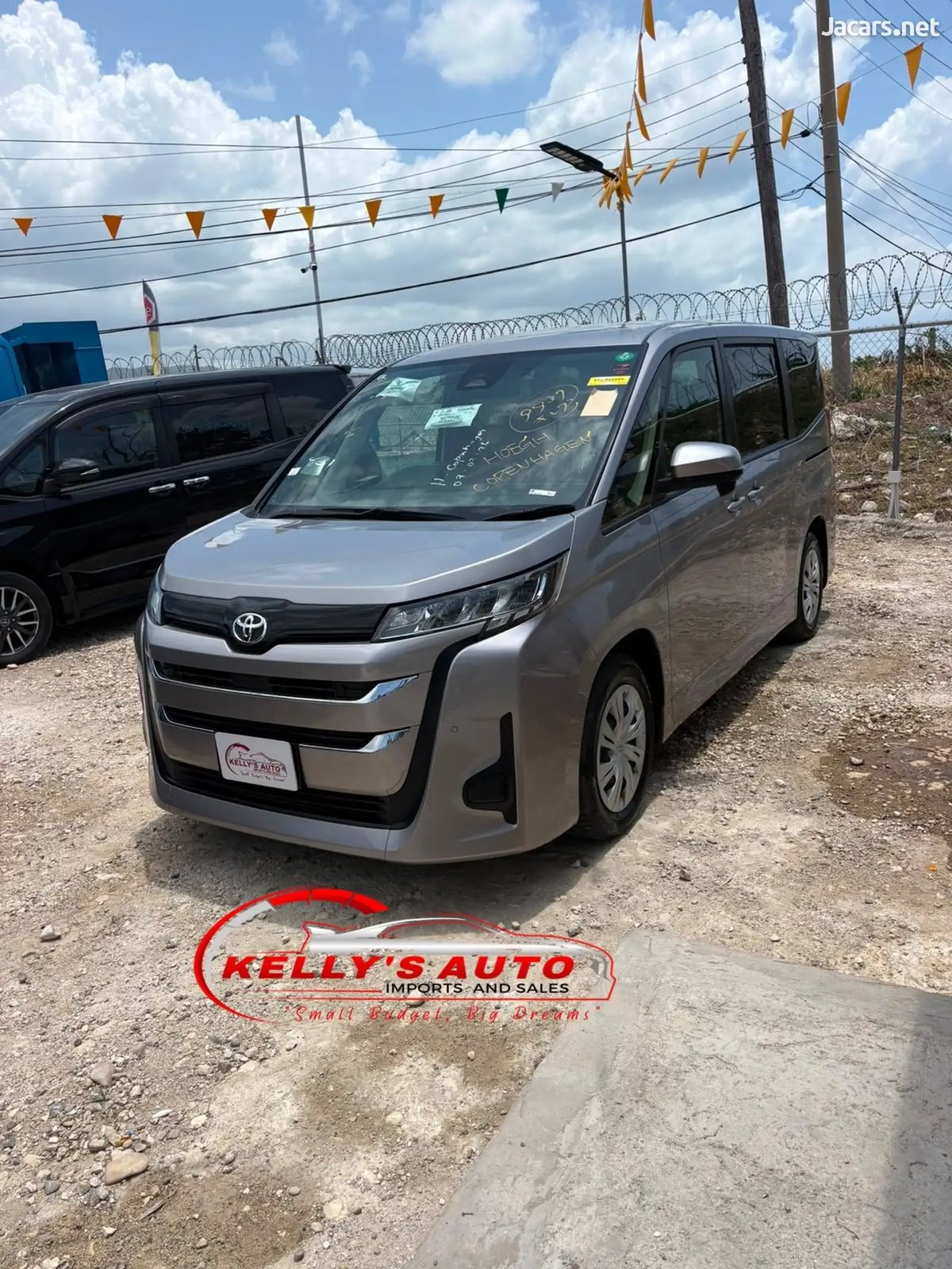2023 TOYOTA Noah