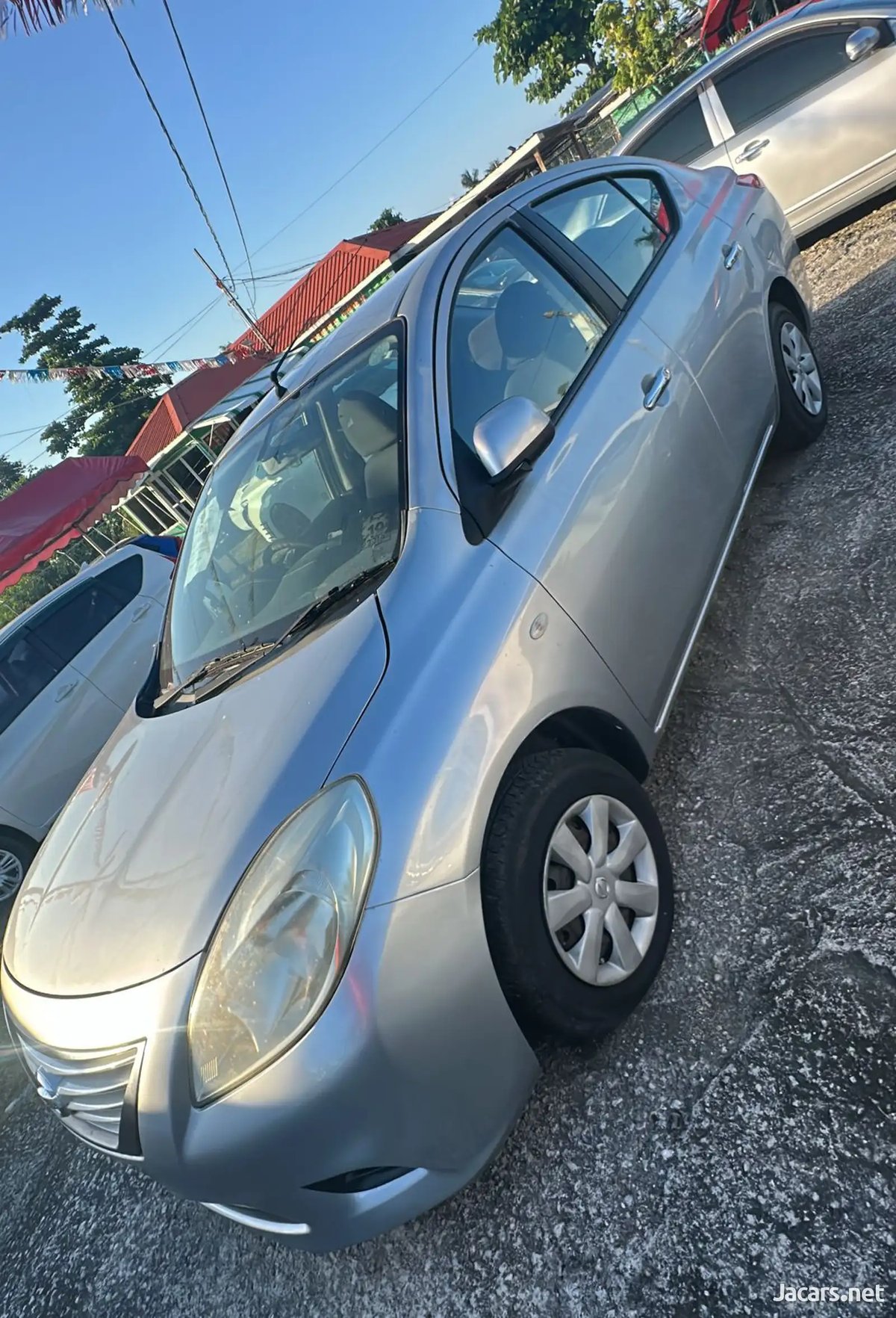 2015 NISSAN Latio