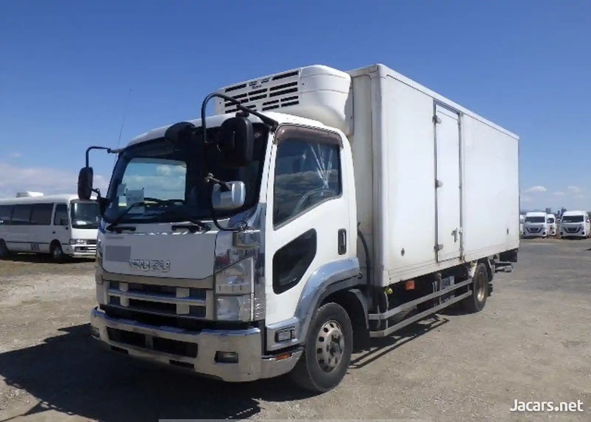 2014 ISUZU Box