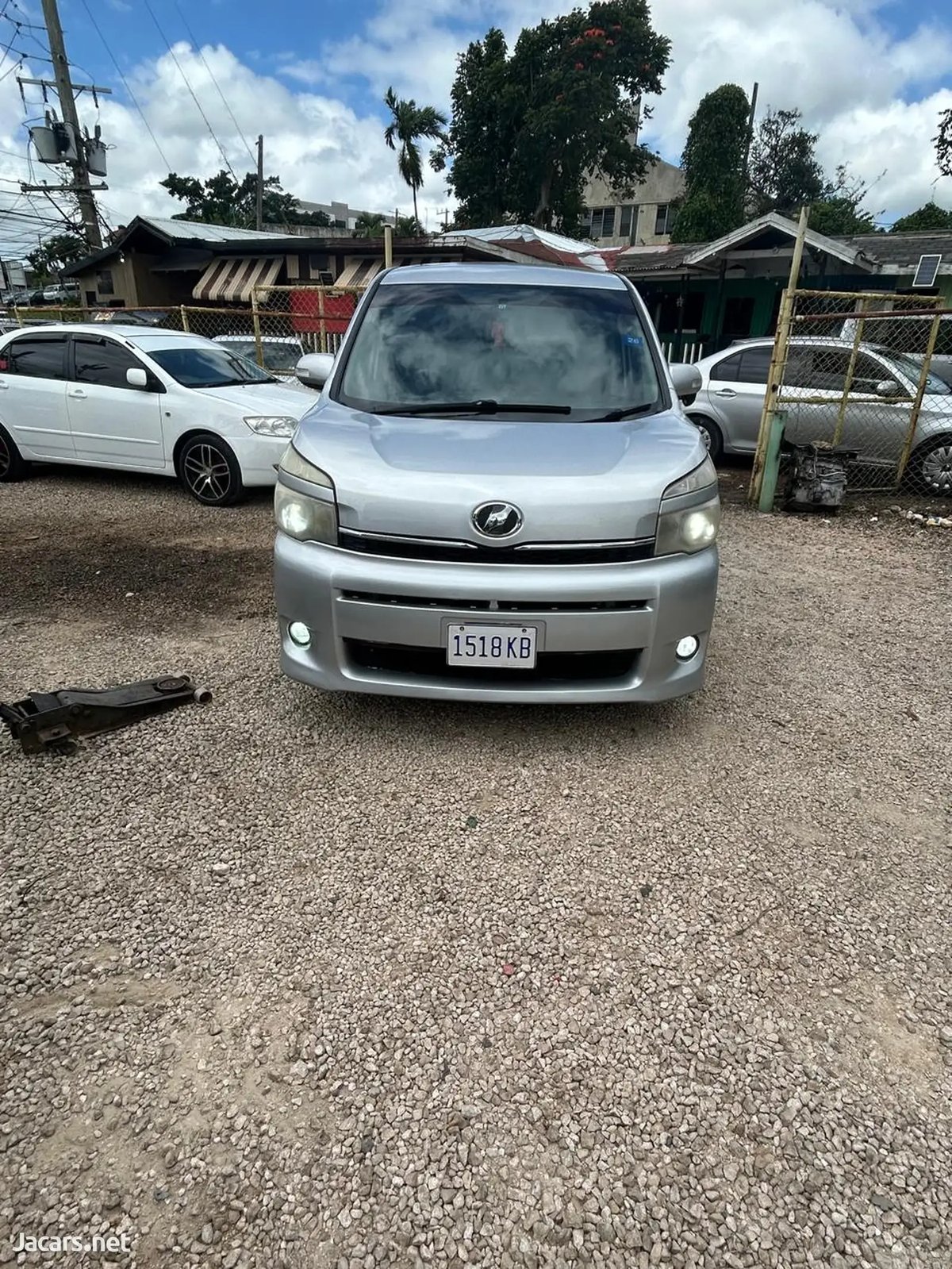 2011 TOYOTA Voxy