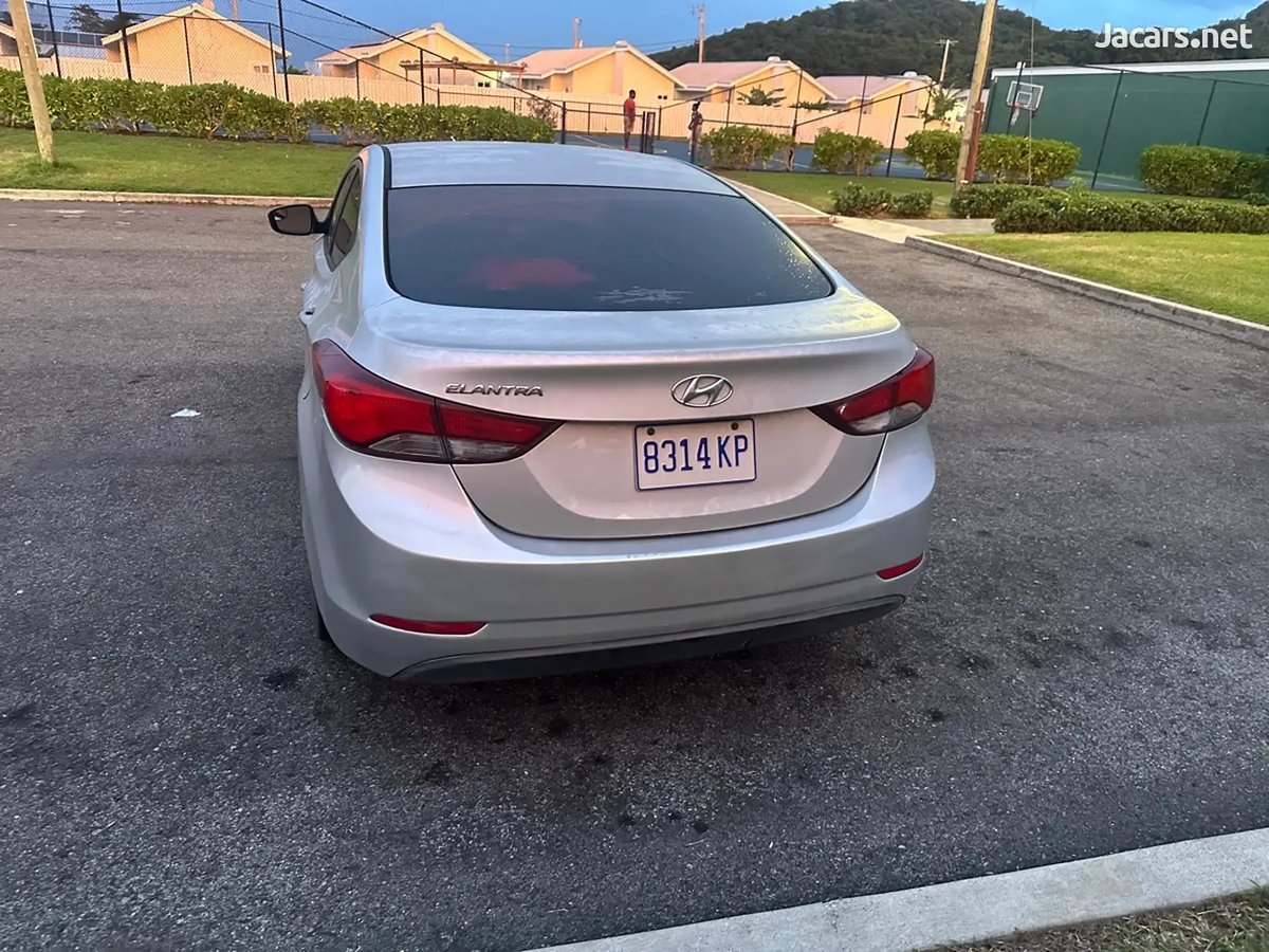2015 HYUNDAI Elantra