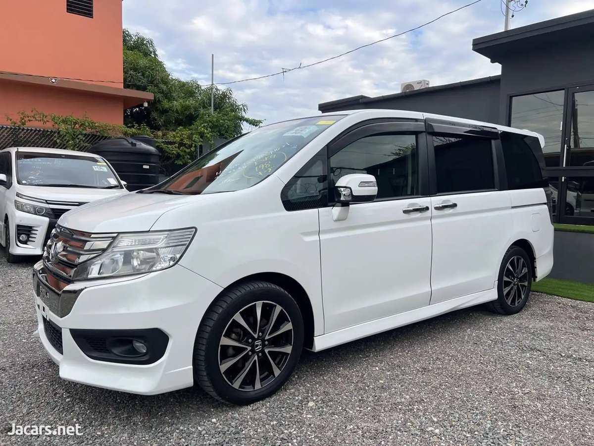 2014 HONDA Stepwgn