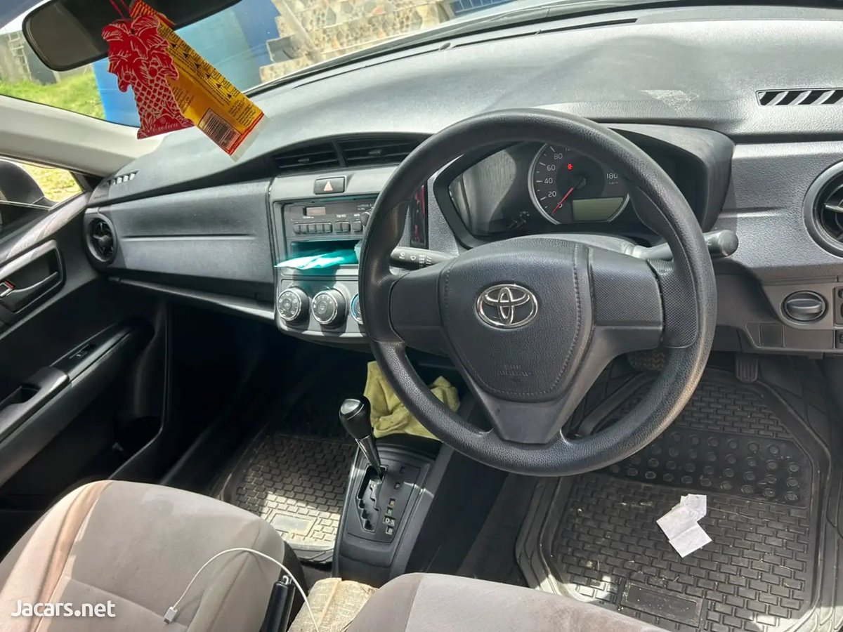 2016 TOYOTA Axio