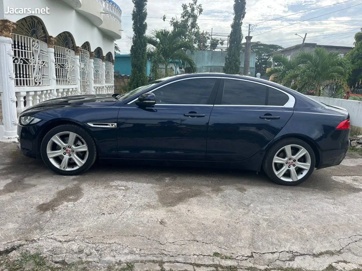 2017 JAGUAR XE