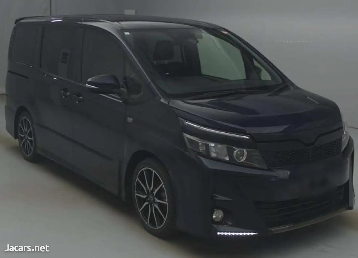 2017 TOYOTA Voxy