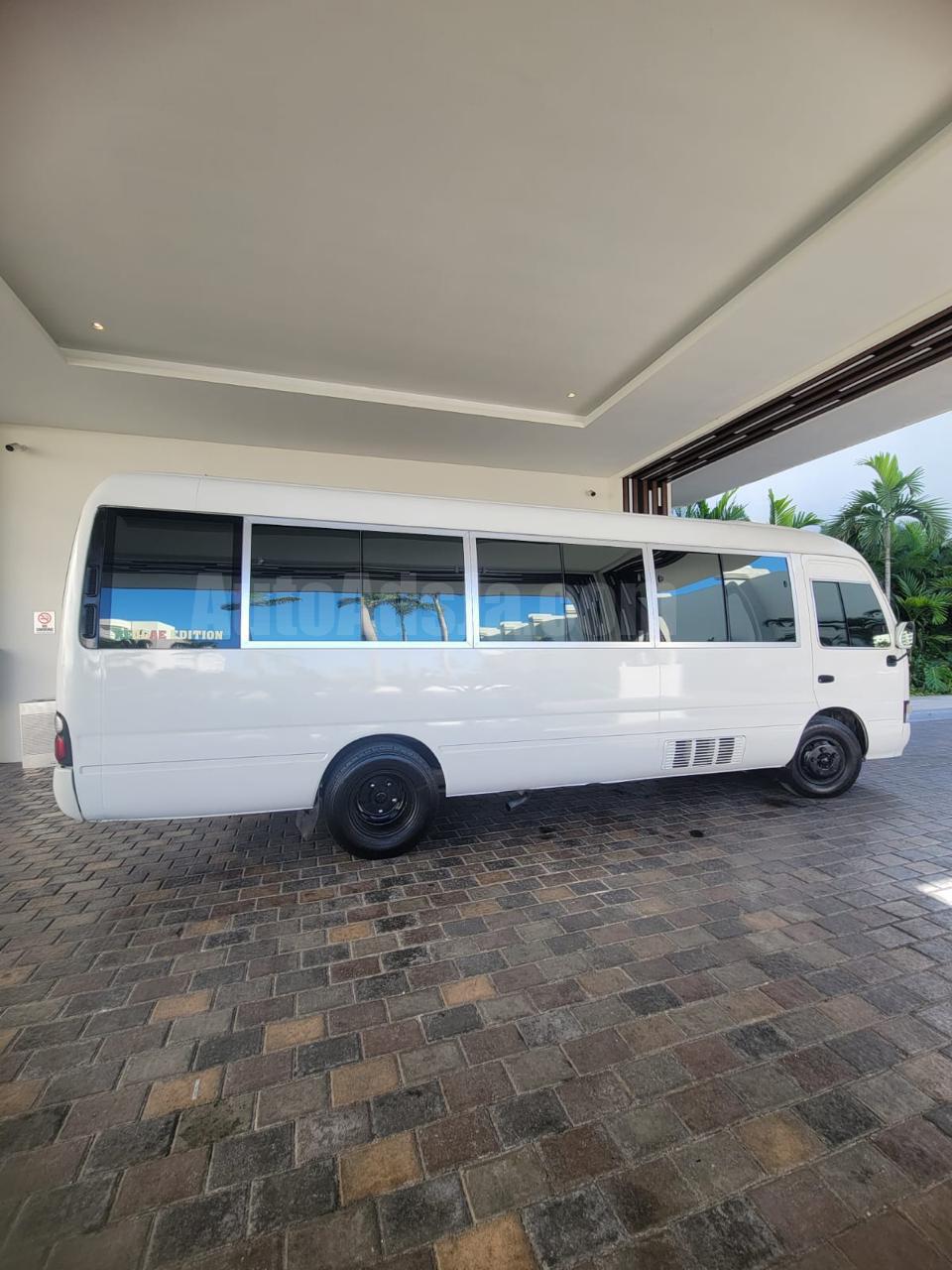 2017 TOYOTA COASTER