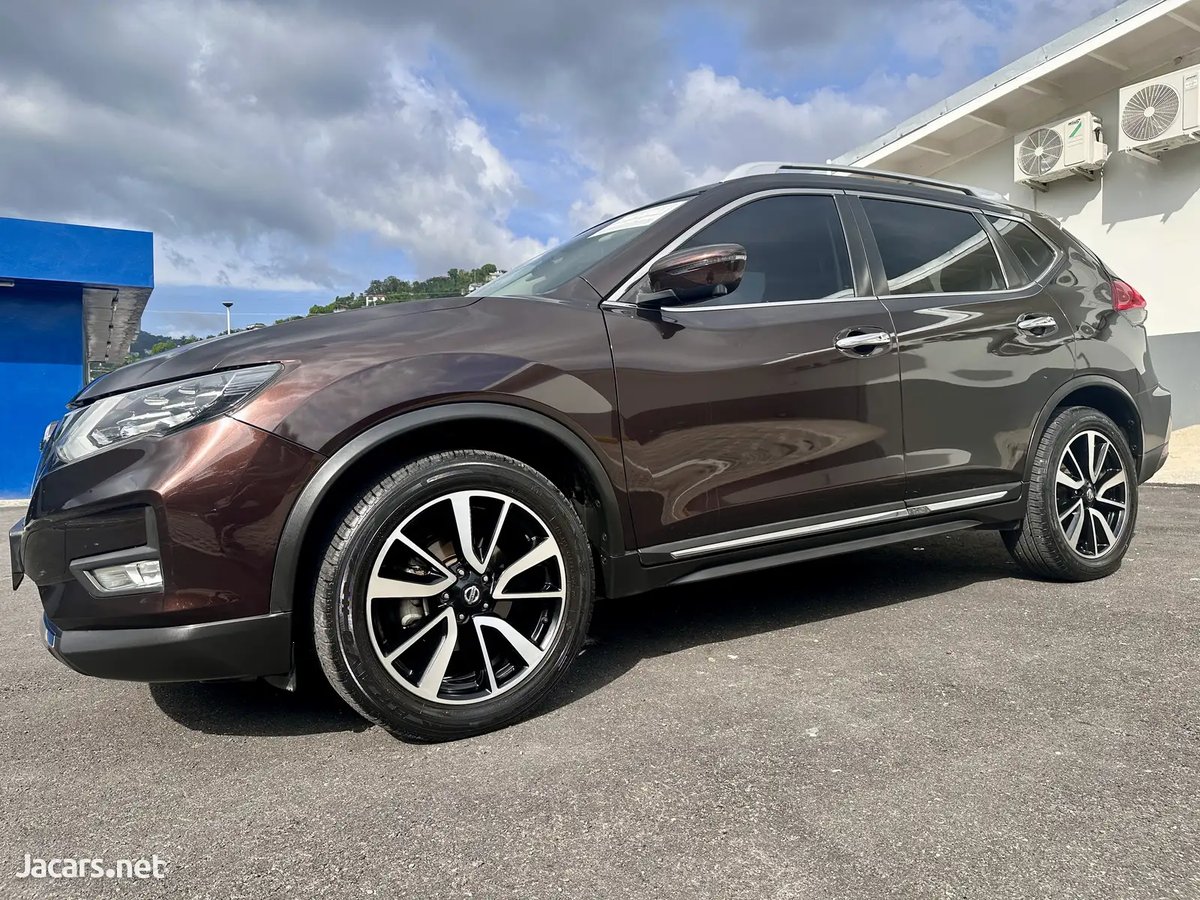 2020 NISSAN X-Trail