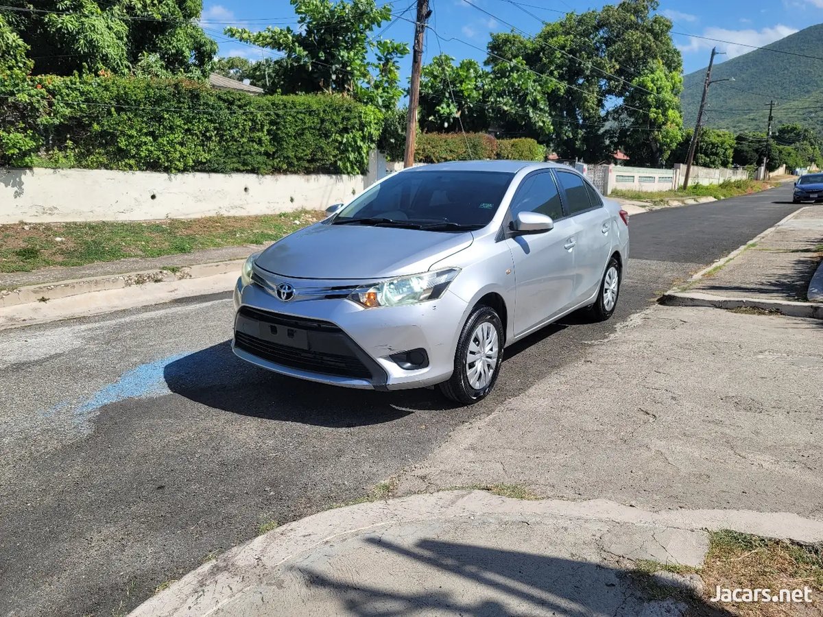 2016 TOYOTA Yaris