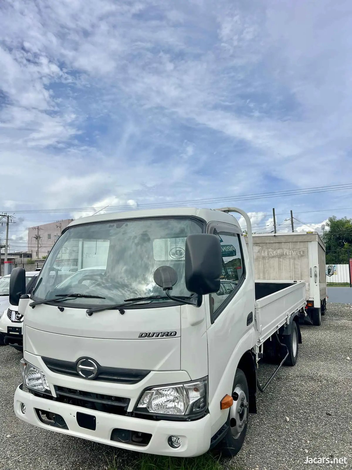 2016 HINO DUTRO