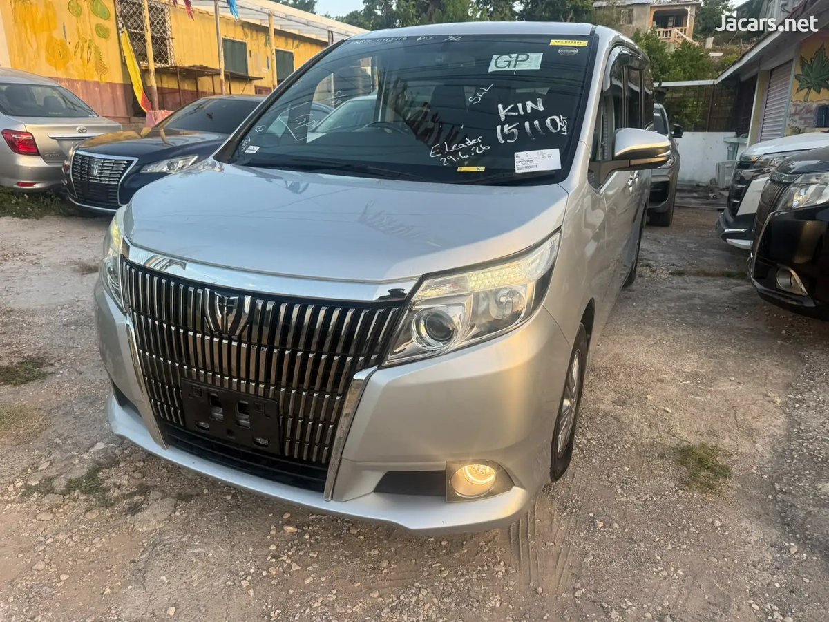 2015 TOYOTA Esquire