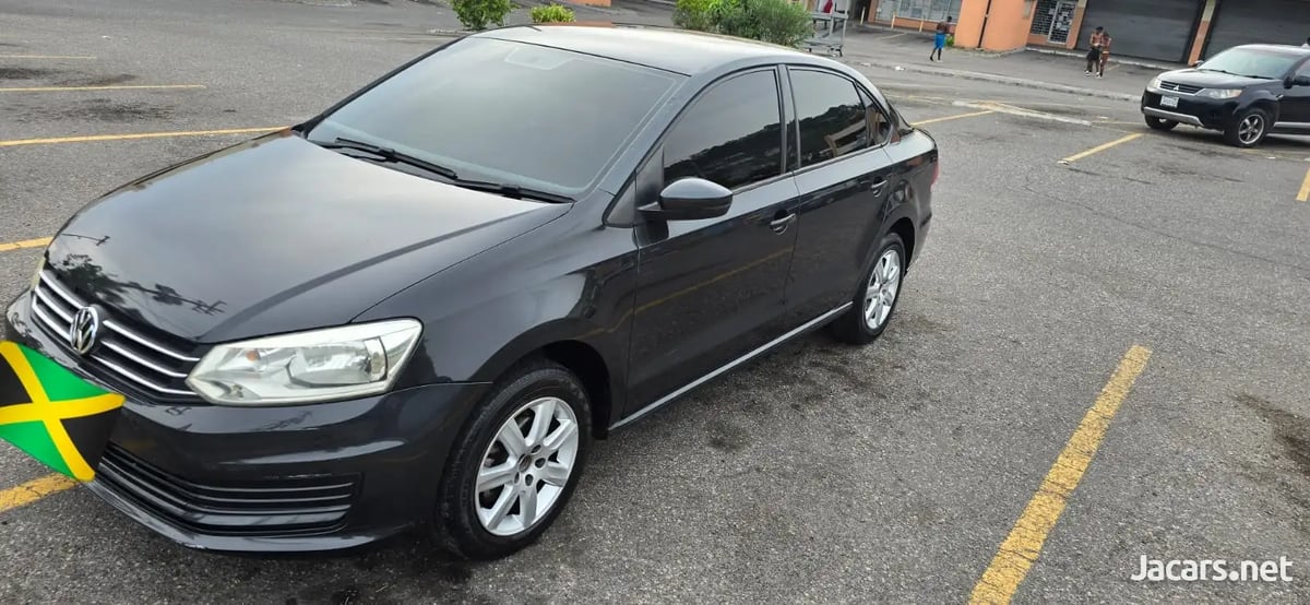 2016 VOLKSWAGEN Polo